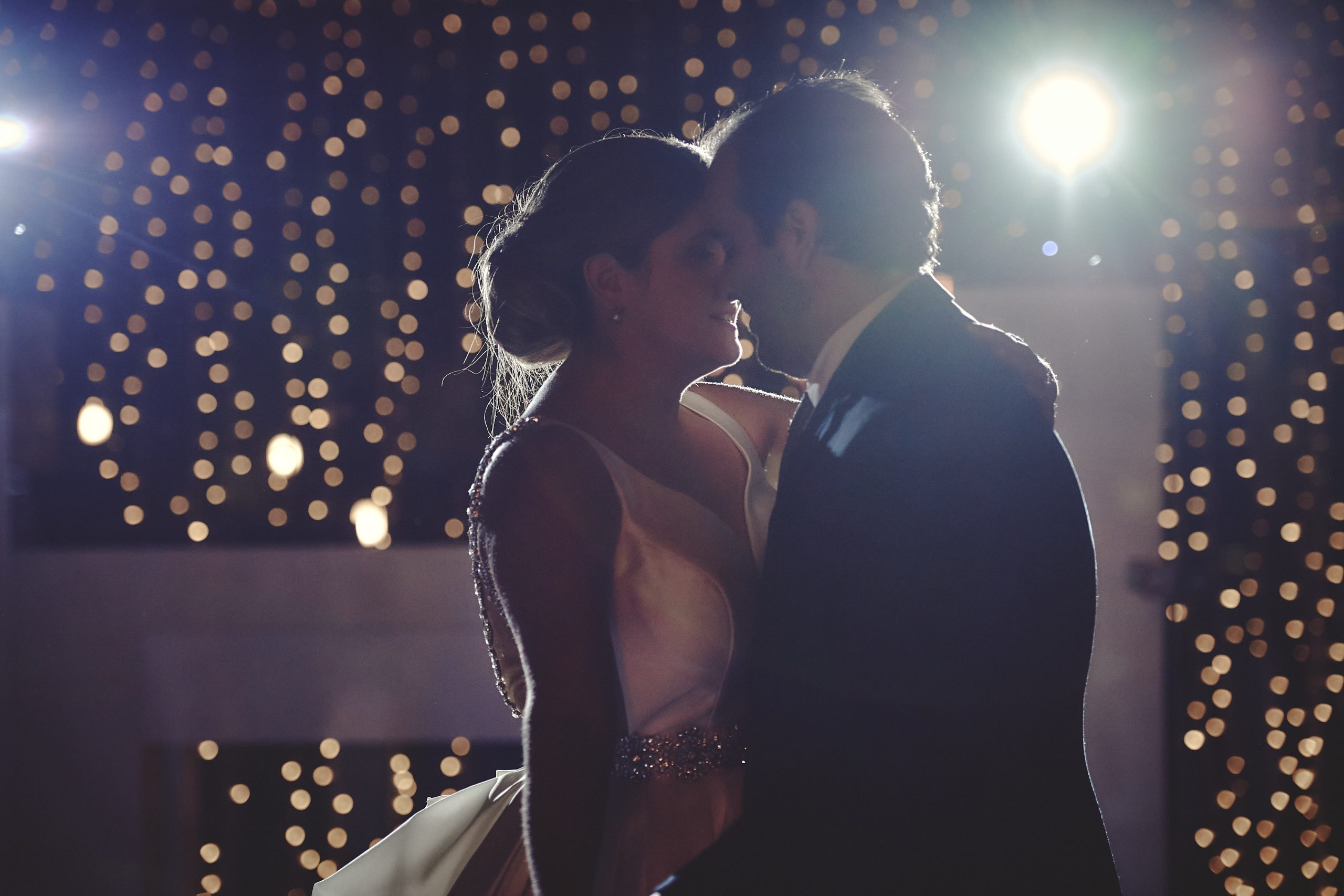 Bodas España, fotografo de bodas, luxury wedding, top 10 fotógrafo de bodas en España, Novia 2024, Bodas religiosas, El Pazo Toxeiriña, primer baile