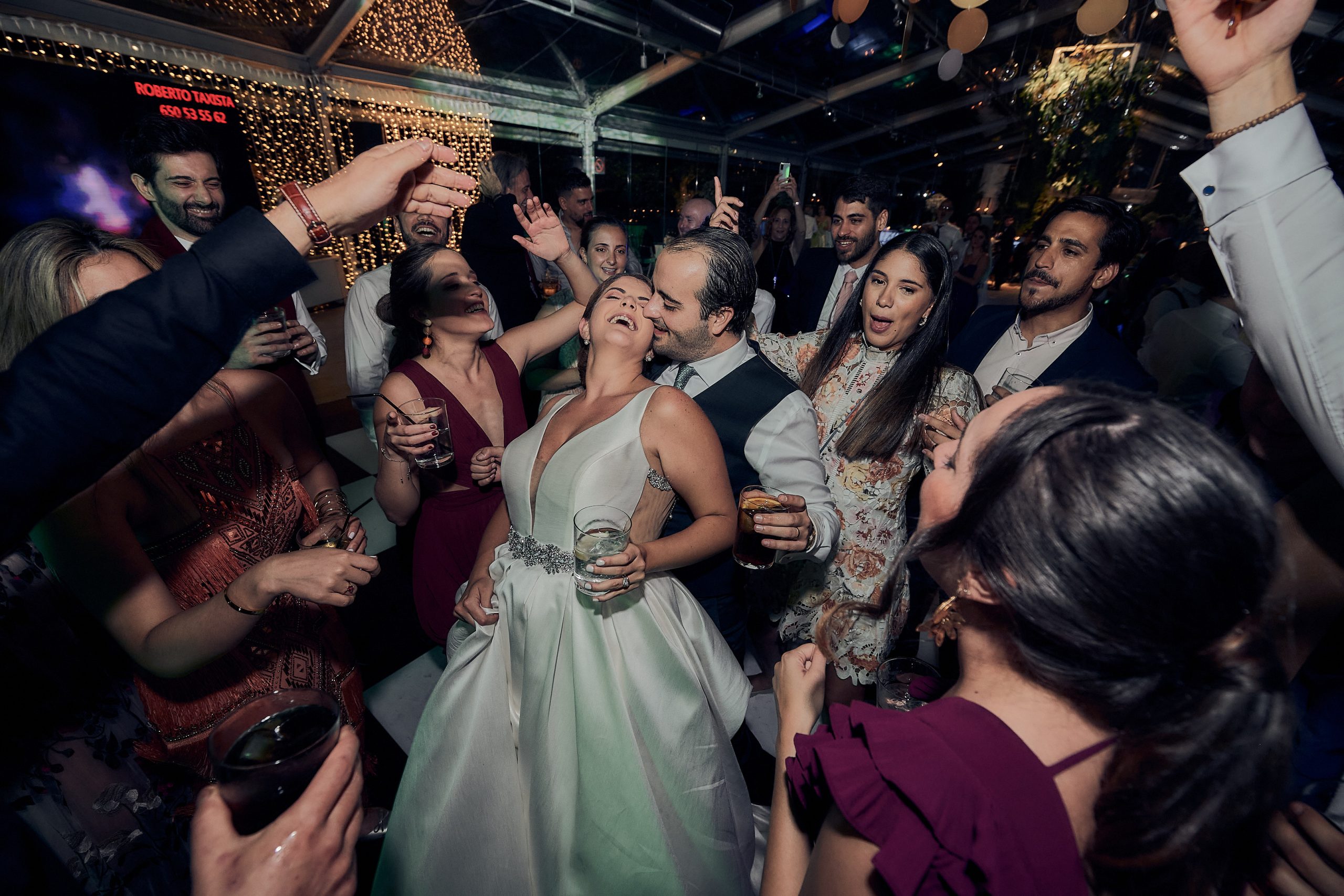 Bodas España, fotografo de bodas, luxury wedding, top 10 fotógrafo de bodas en España, Novia 2024, Bodas religiosas, El Pazo Toxeiriña, disco movil de bodas