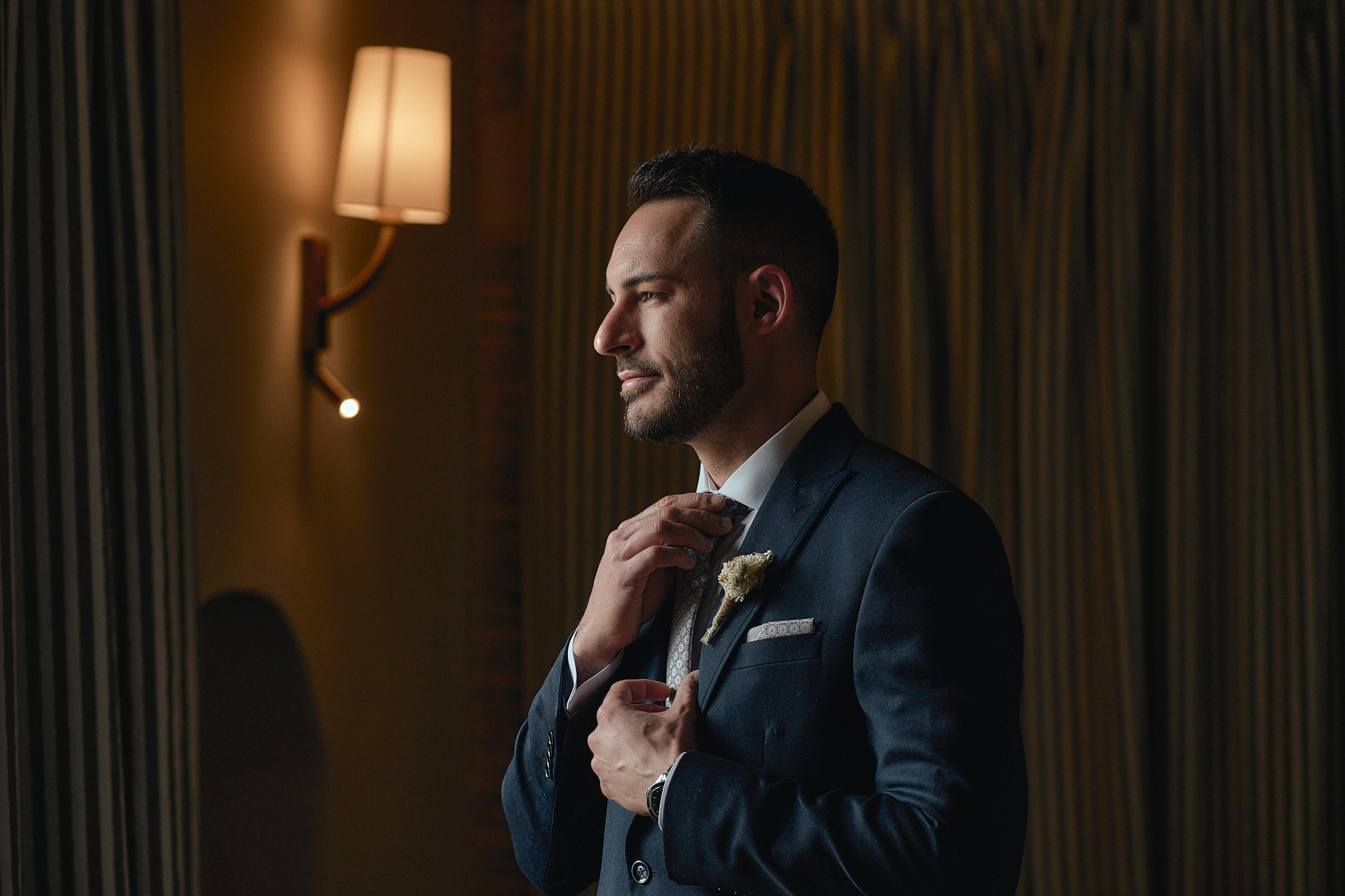 Fotografía de bodas natural y emocional en Valencia. Captura tu gran día con un estilo único. ¡Solicita presupuesto sin compromiso!