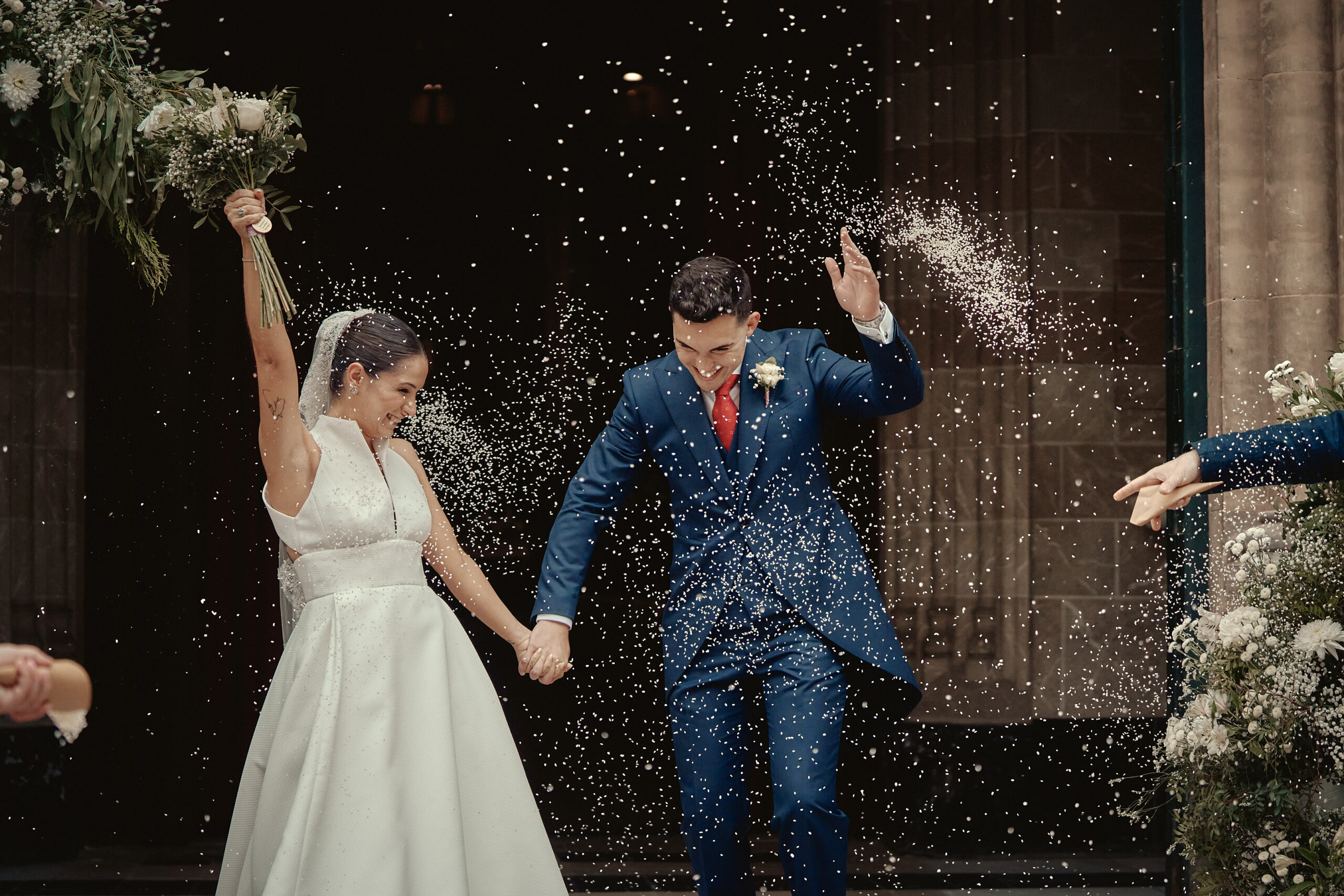 Fotografía de bodas natural y emocional en Valencia. Captura tu gran día con un estilo único. ¡Solicita presupuesto sin compromiso!